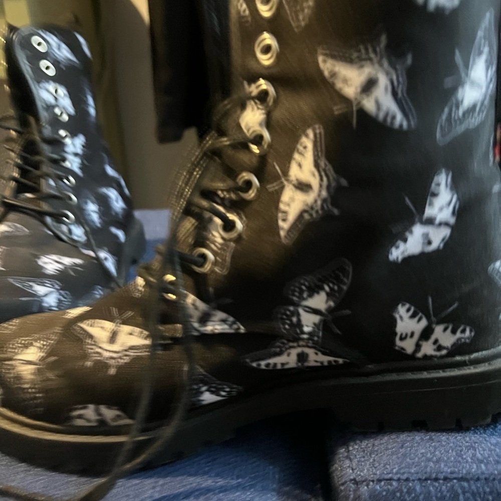 Butterfly combat boots - Picture 5 of 6